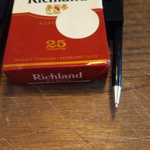 2 Richland Cigarette Advertisement Plastic Pack Pen Holder - Picture 4 of 10